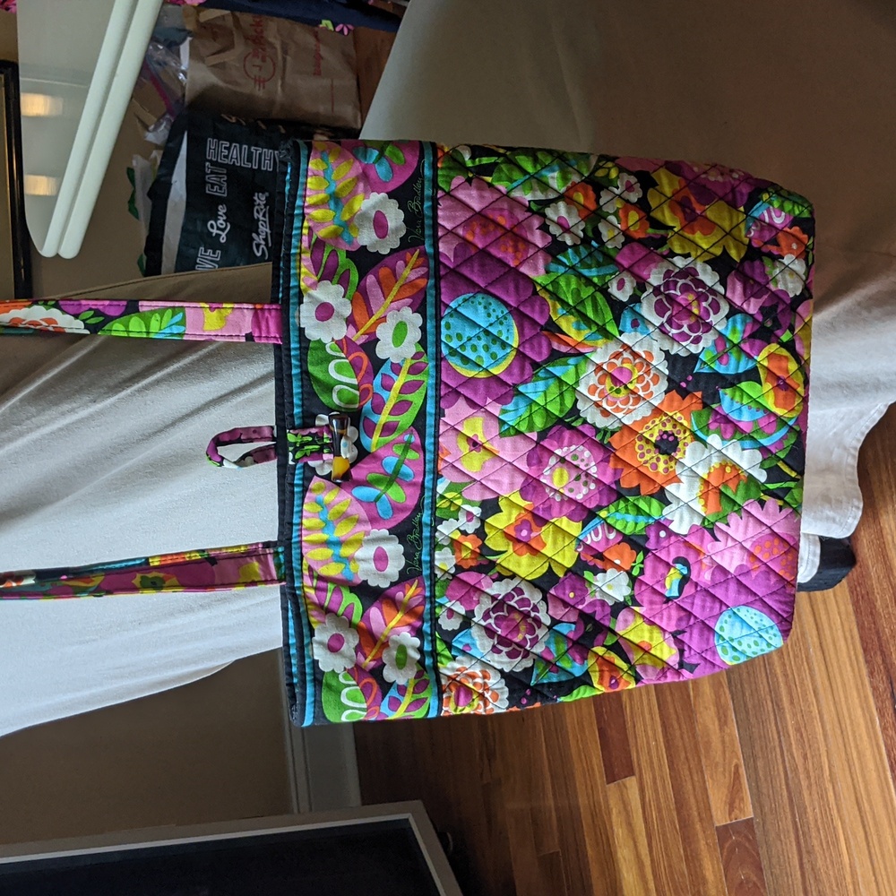 Vera Bradley Floral Tote Bag in Excellent Condition Perfect for Spring/Summer